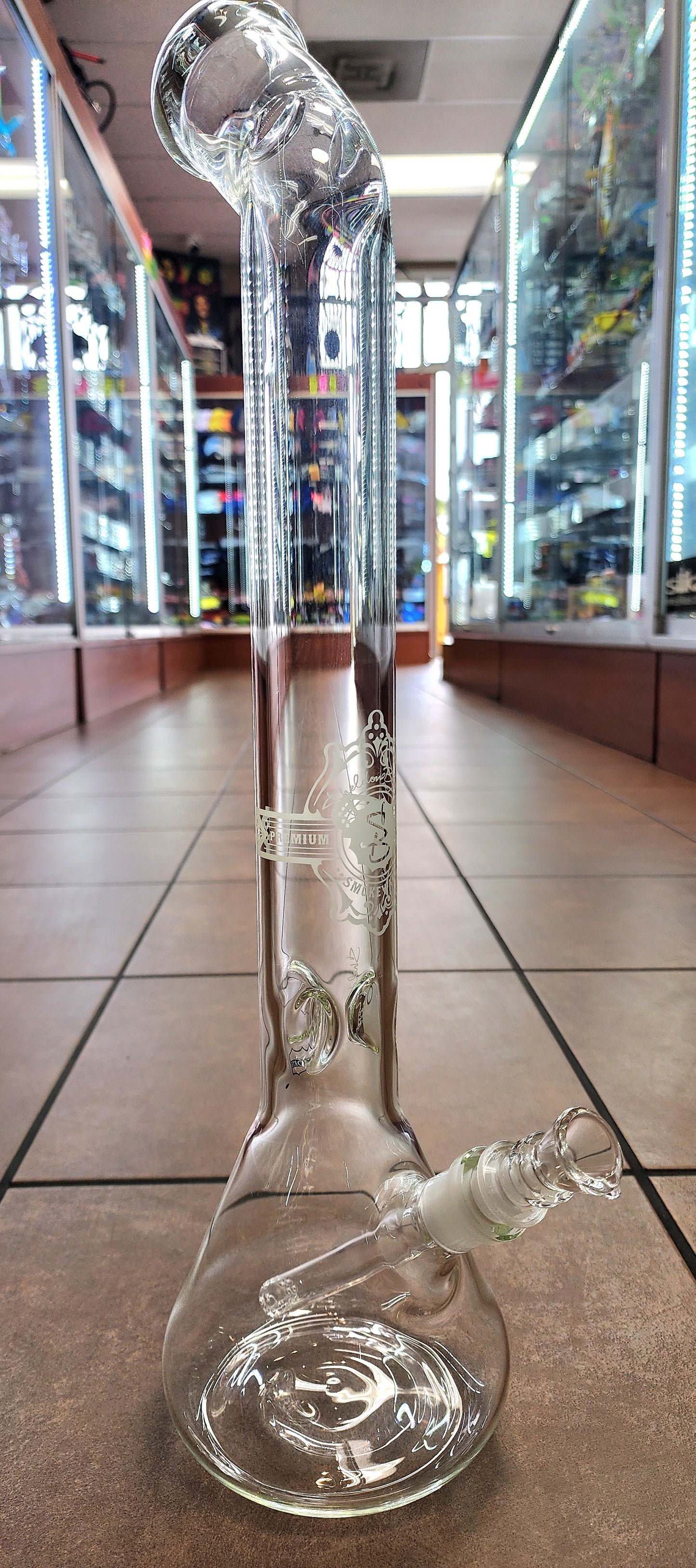 Sheldon Black Curved Mouthpiece Beaker
