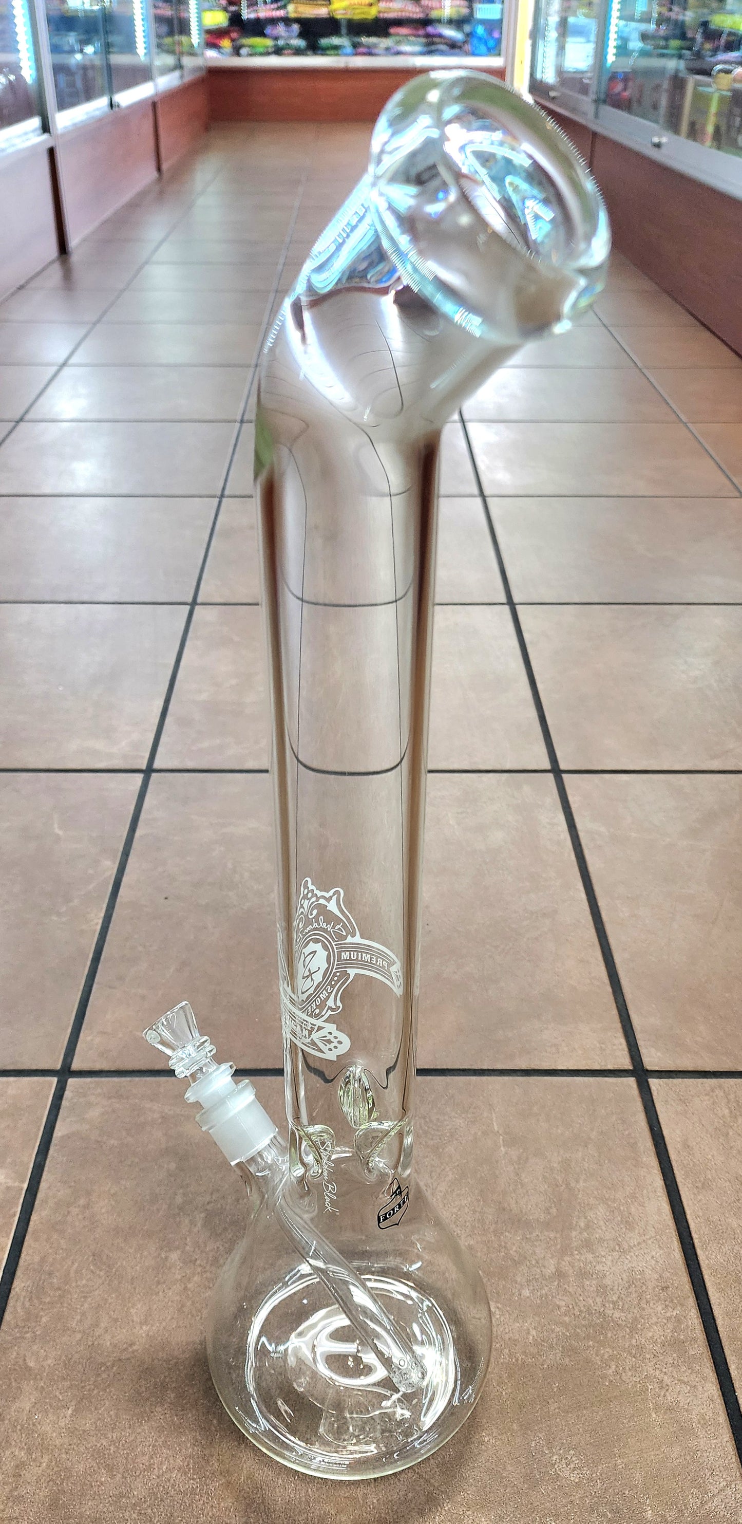Sheldon Black Curved Mouthpiece Beaker
