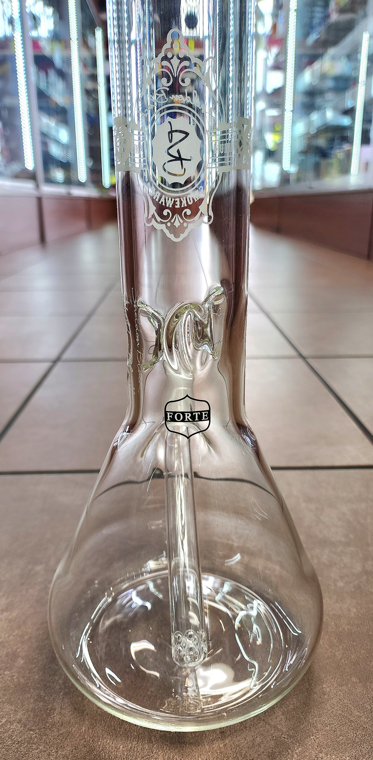 Sheldon Black Curved Mouthpiece Beaker