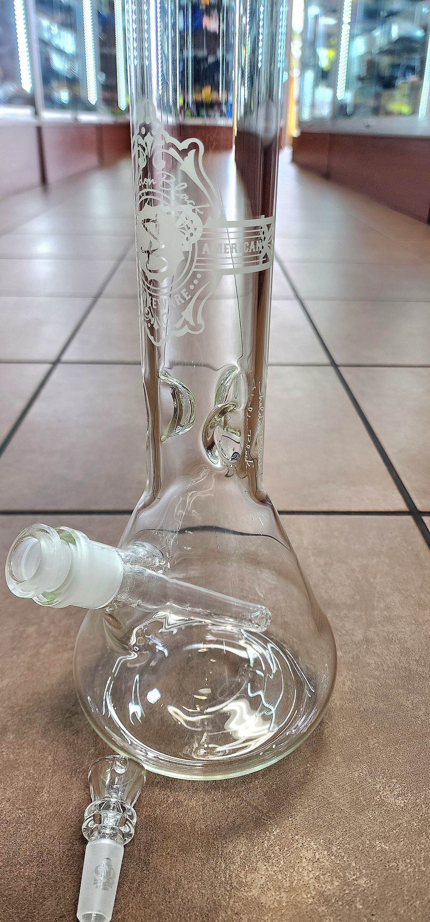 Sheldon Black Curved Mouthpiece Beaker